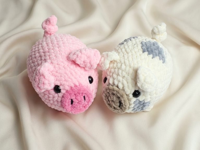 crochet mini pig